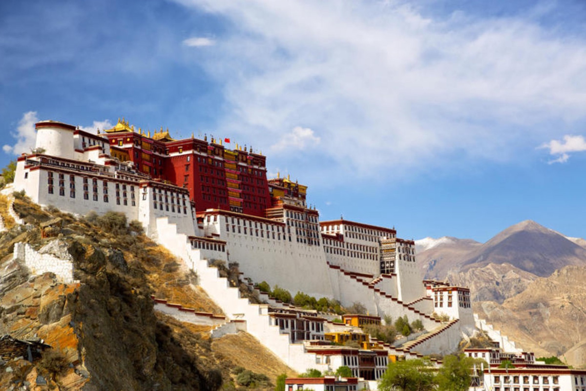 ラサ：チベット高原にある小さな中心都市 【中国中心都市&都市圏発展指数2020】第51位