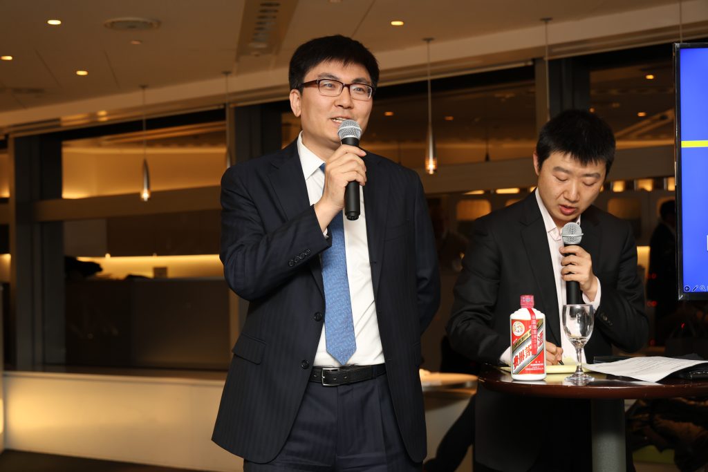 来賓挨拶をする王志学中国国新資産管理有限公司会長